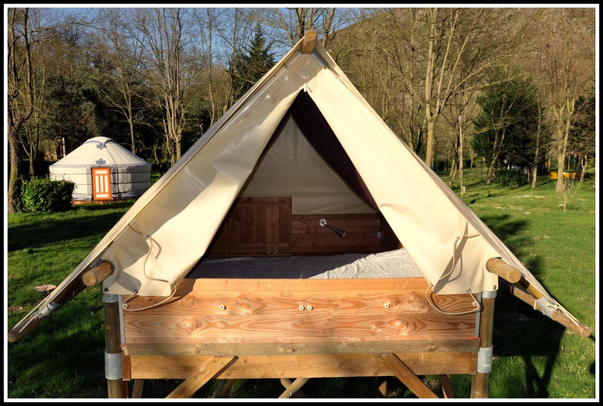 Camping Ushuaia Villages Le Viaduc Arlebosc Phòng bức ảnh